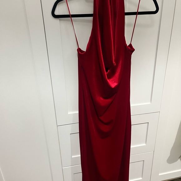 Elegant Red Women's Dress - Picture 2 of 3